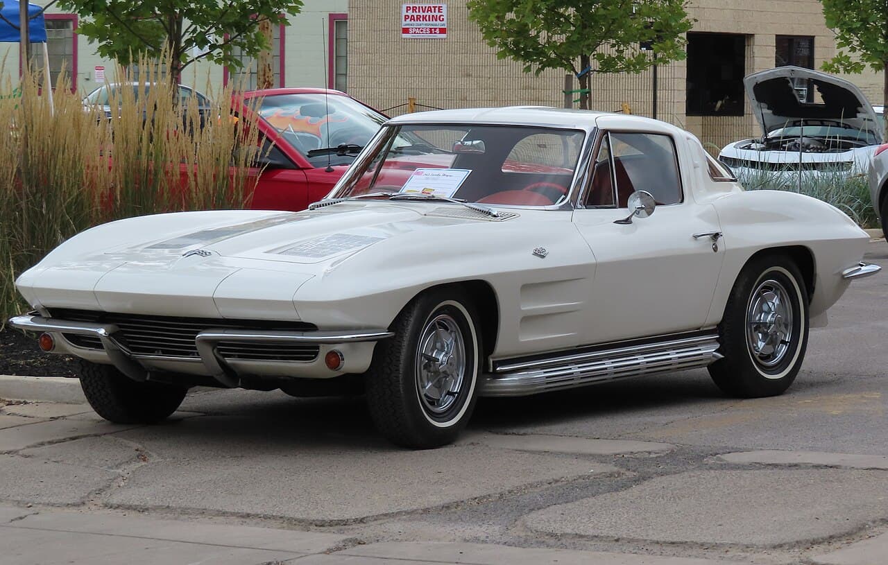 1963 Corvette Sting Ray: The Unmistakable Split-Window Coupe